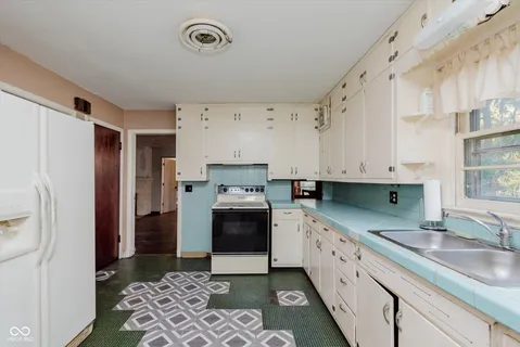 $350,000 | 3510 East 65th Street, Indianapolis, IN 46220