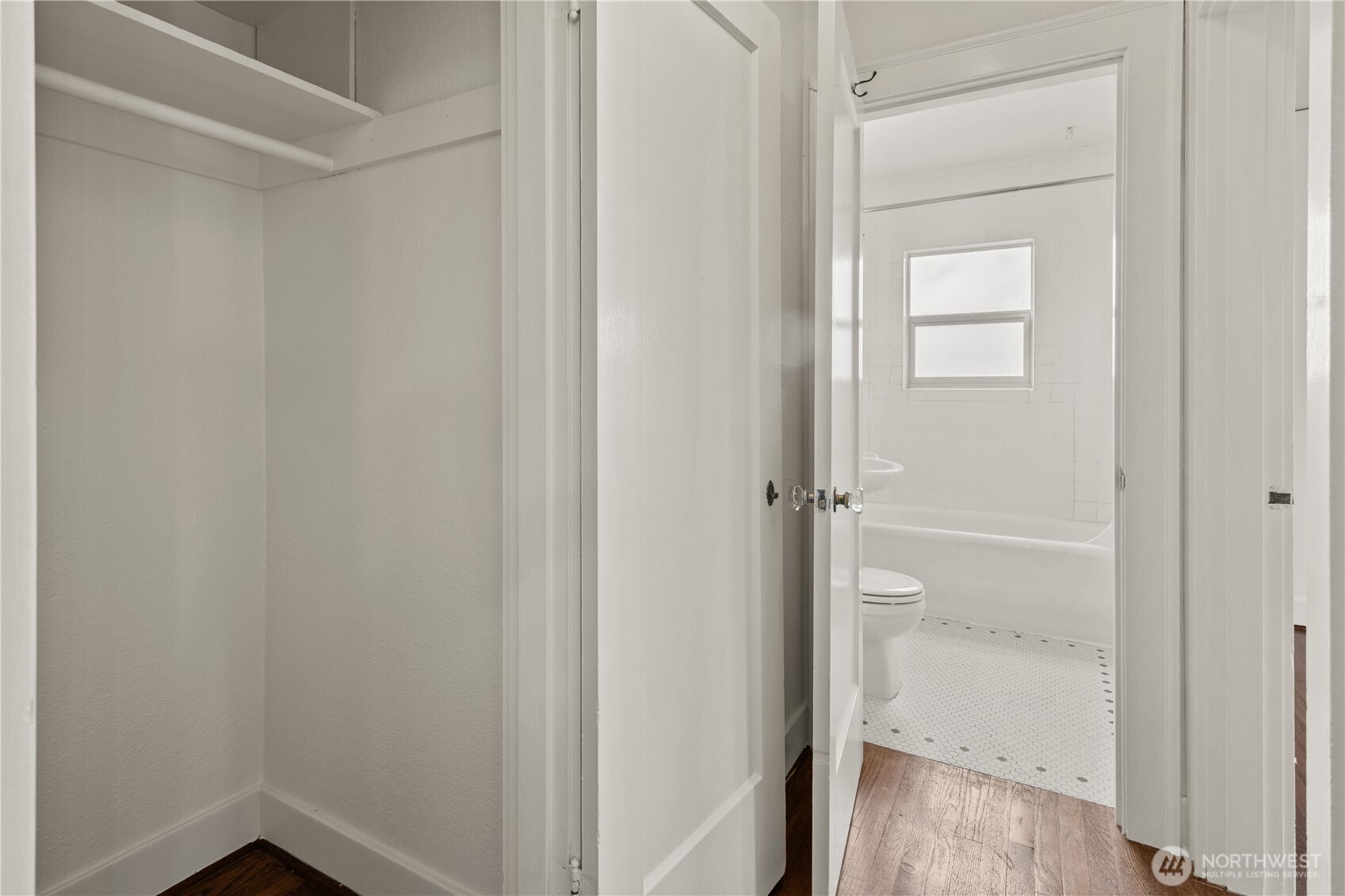 741 Federal Avenue East Seattle, WA 98102 - Photo 8 of 21 a view of a bathroom