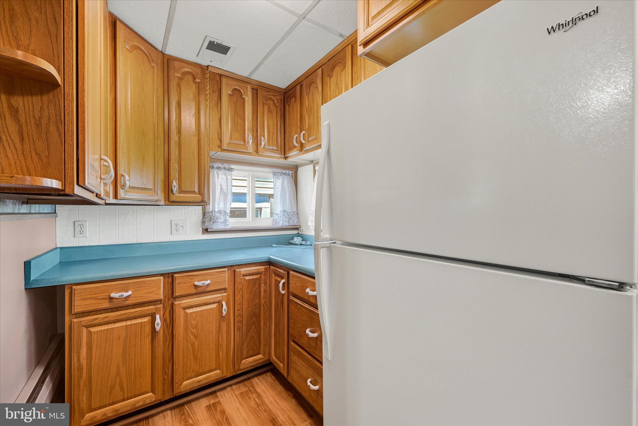 7848 Oakdale Avenue Rosedale, MD 21237 - Photo 15 of 46 a view of a kitchen with electric appliances