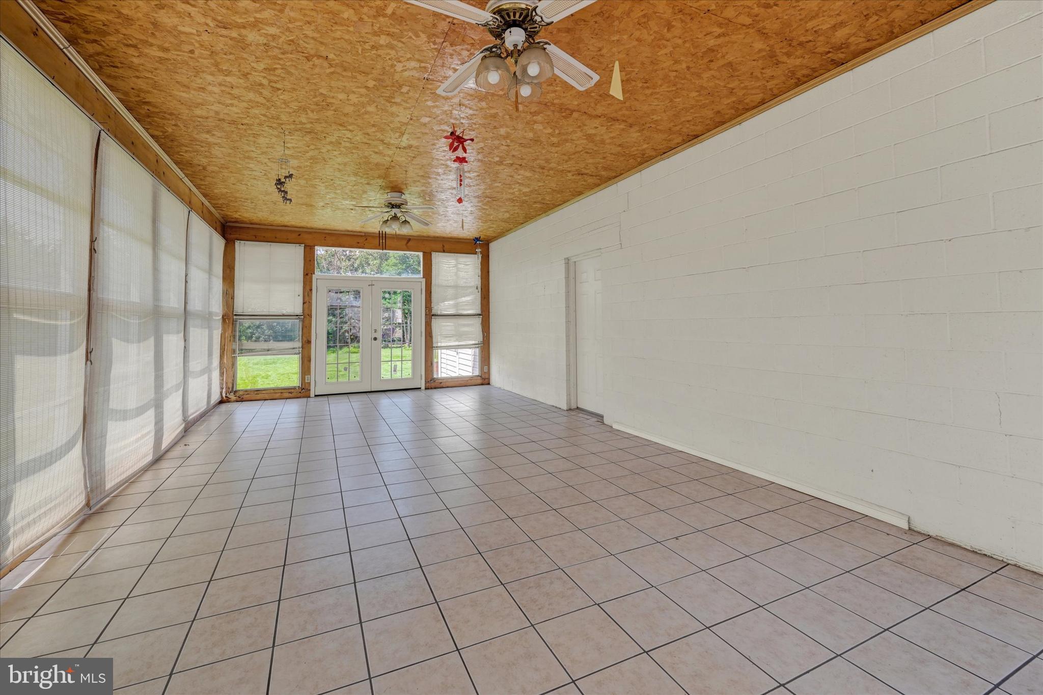 7848 Oakdale Avenue Rosedale, MD 21237 - Photo 23 of 46 a view of an entryway