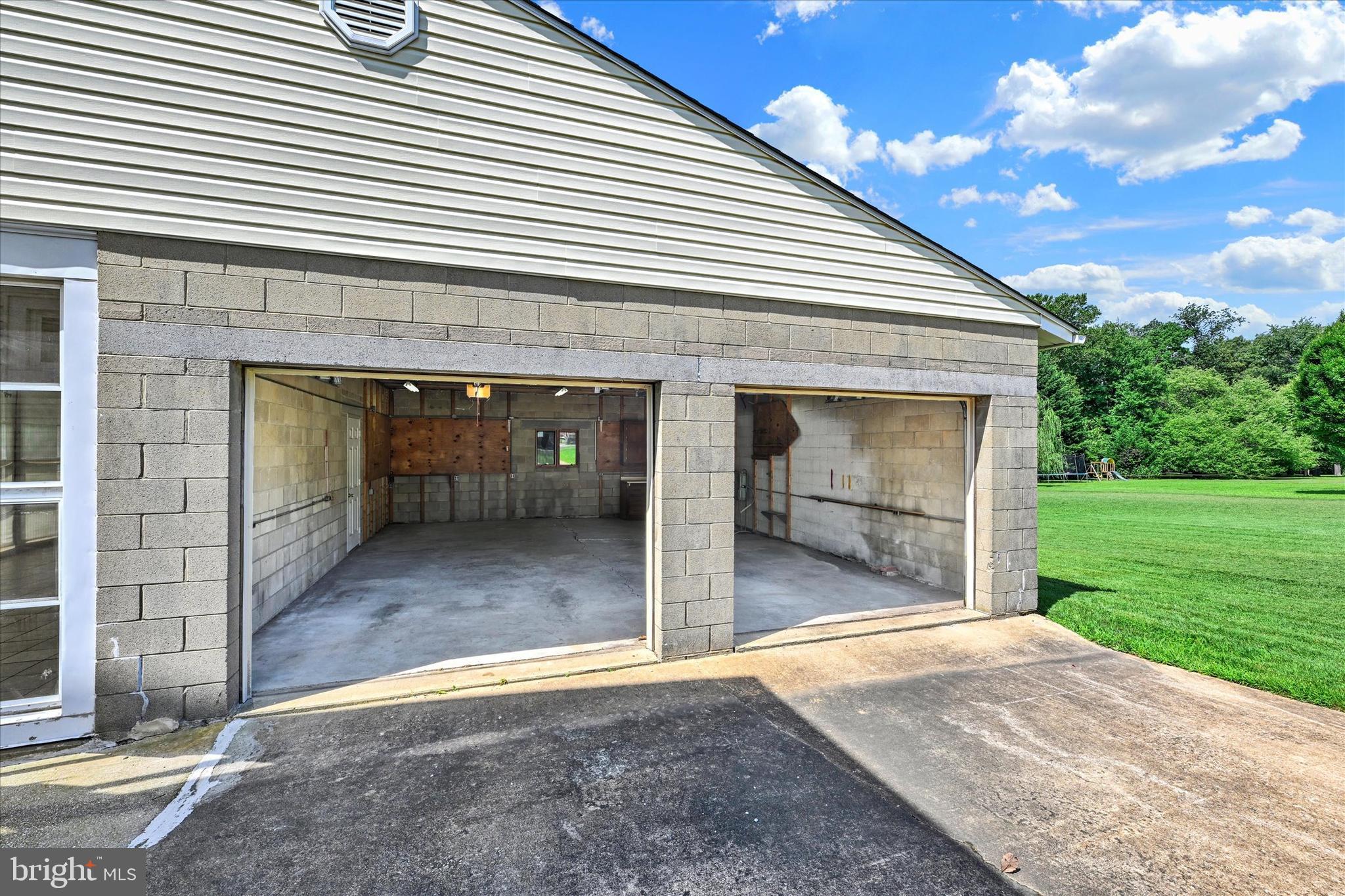 7848 Oakdale Avenue Rosedale, MD 21237 - Photo 24 of 46 a view of backyard of house and yard