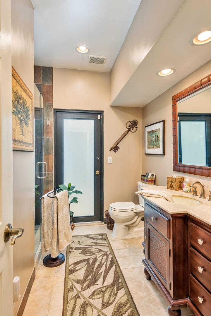 4635 Northwest 26th Avenue Boca Raton, FL 33434 - Photo 29 of 41 Guest Bath 1