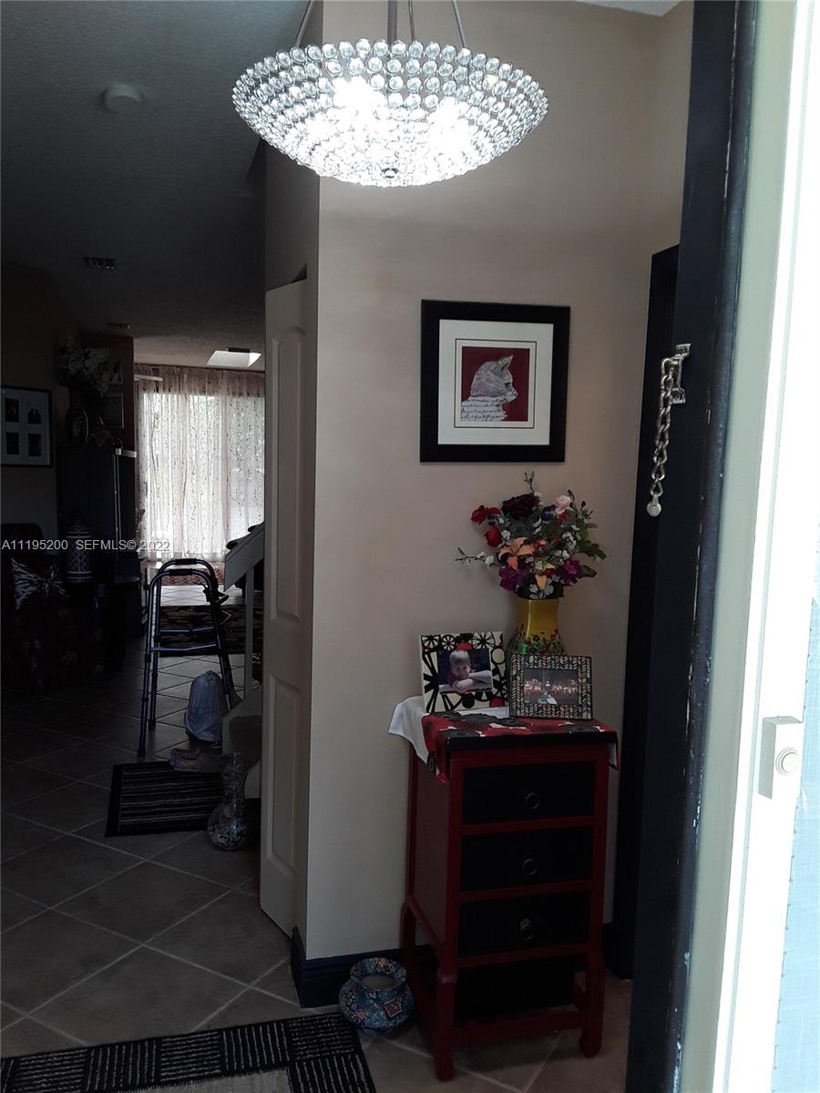 6810 Via Regina, Unit 40 Boca Raton, FL 33433 - Photo 13 of 45 Foyer