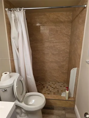 $1,900 | 1811 Jefferson Street, Unit 501, Hollywood, FL 33020