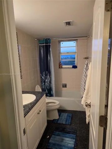 $1,900 | 1811 Jefferson Street, Unit 501, Hollywood, FL 33020