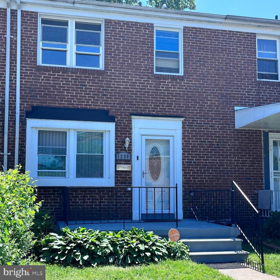 1239 Gleneagle Road Baltimore, MD 21239 - Photo 1 of 10 FRONT