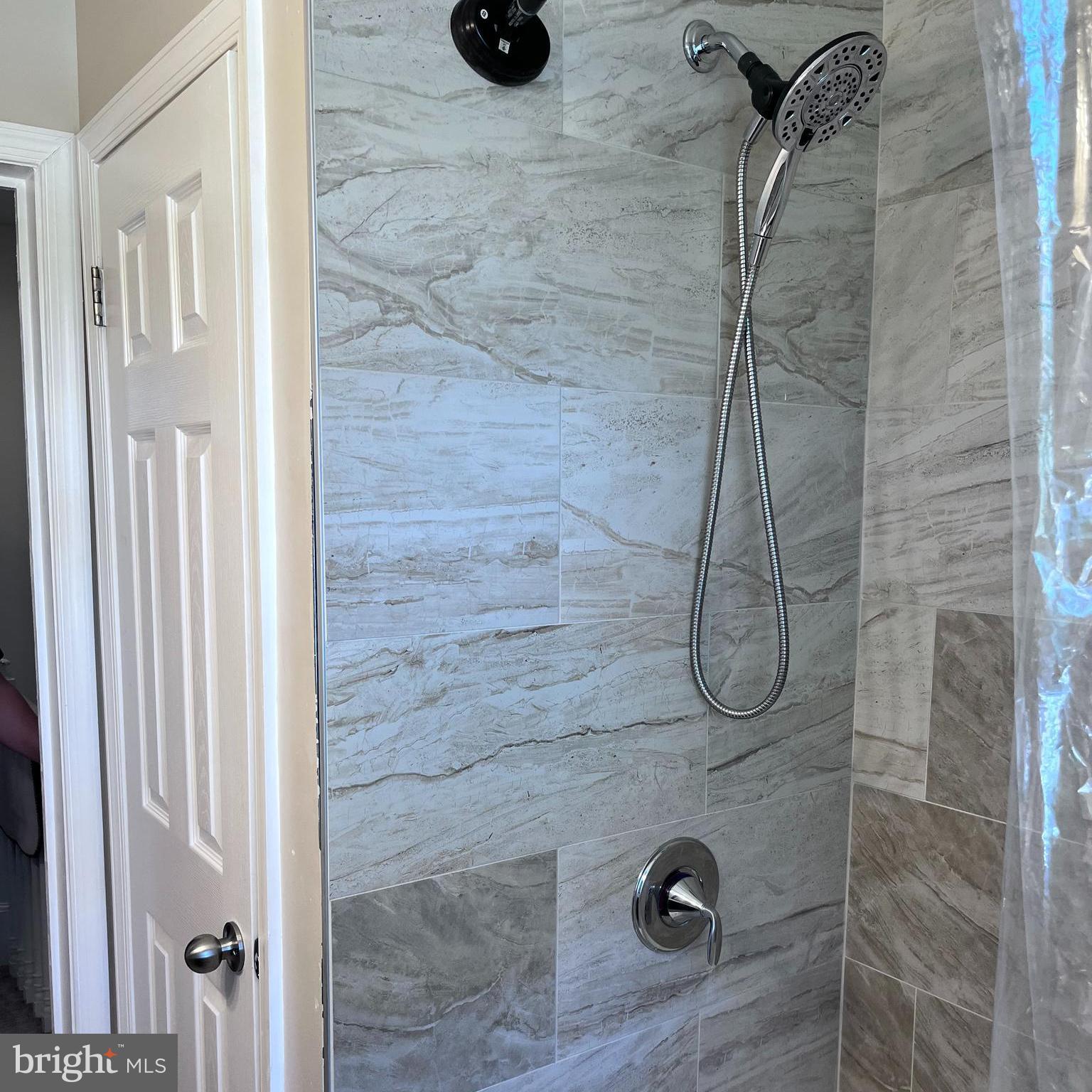 1239 Gleneagle Road Baltimore, MD 21239 - Photo 6 of 10 BATH - 1