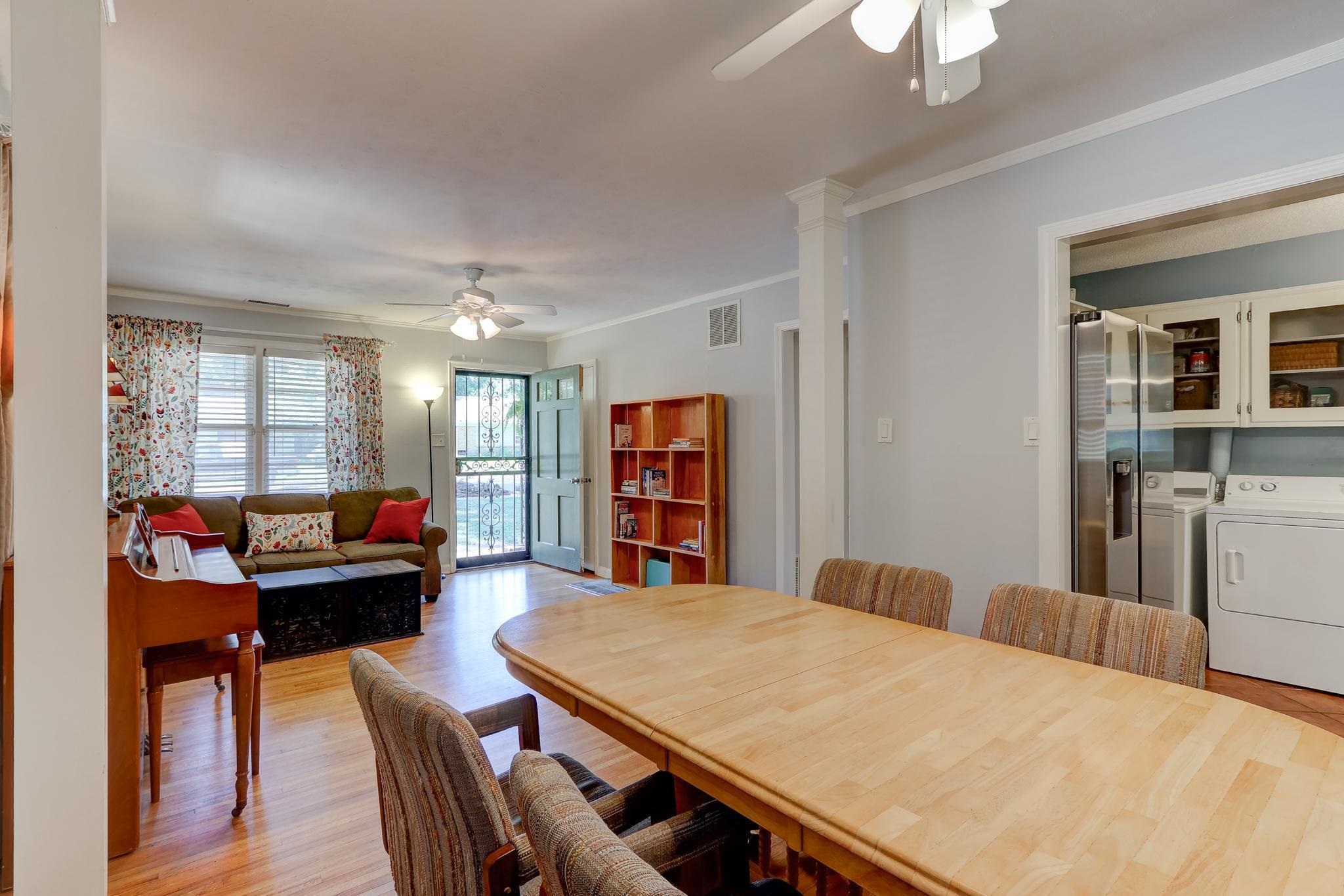 1524 Flamingo Road Memphis, TN 38117 - Photo 4 of 20 a bed room with a bed and furniture