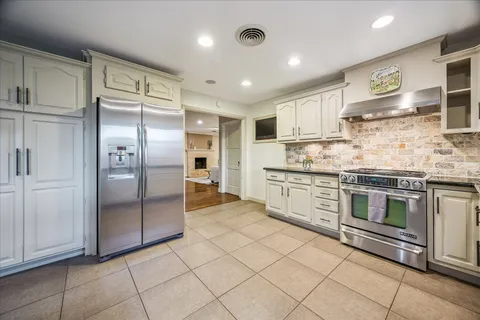 $579,000 | 9813 Pine Lake Drive, Houston, TX 77055