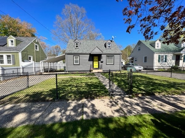 245 Rosewell Street Springfield, MA 01109 - Photo 3 of 20 Gallery Image 3