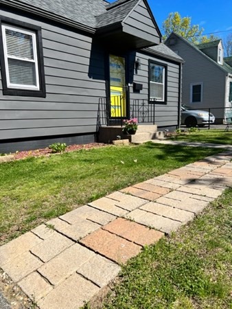 245 Rosewell Street Springfield, MA 01109 - Photo 4 of 20 Gallery Image 4
