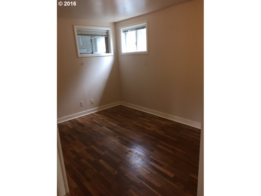 1161 1st Street Springfield, OR 97477 - Photo 3 of 5 Gallery Image 3