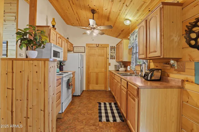a view of a livingroom with furniture