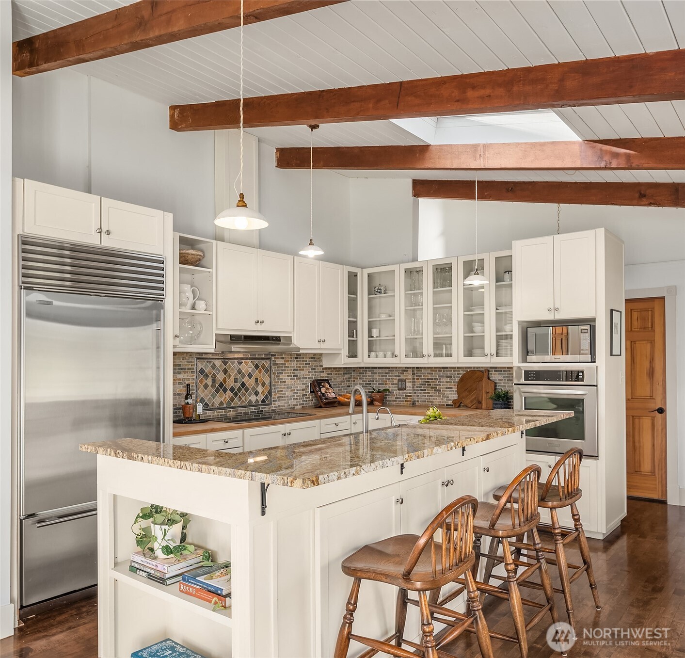 18666 Beverly Road Southwest Normandy Park, WA 98166 - Photo 11 of 38 Gallery Image 11