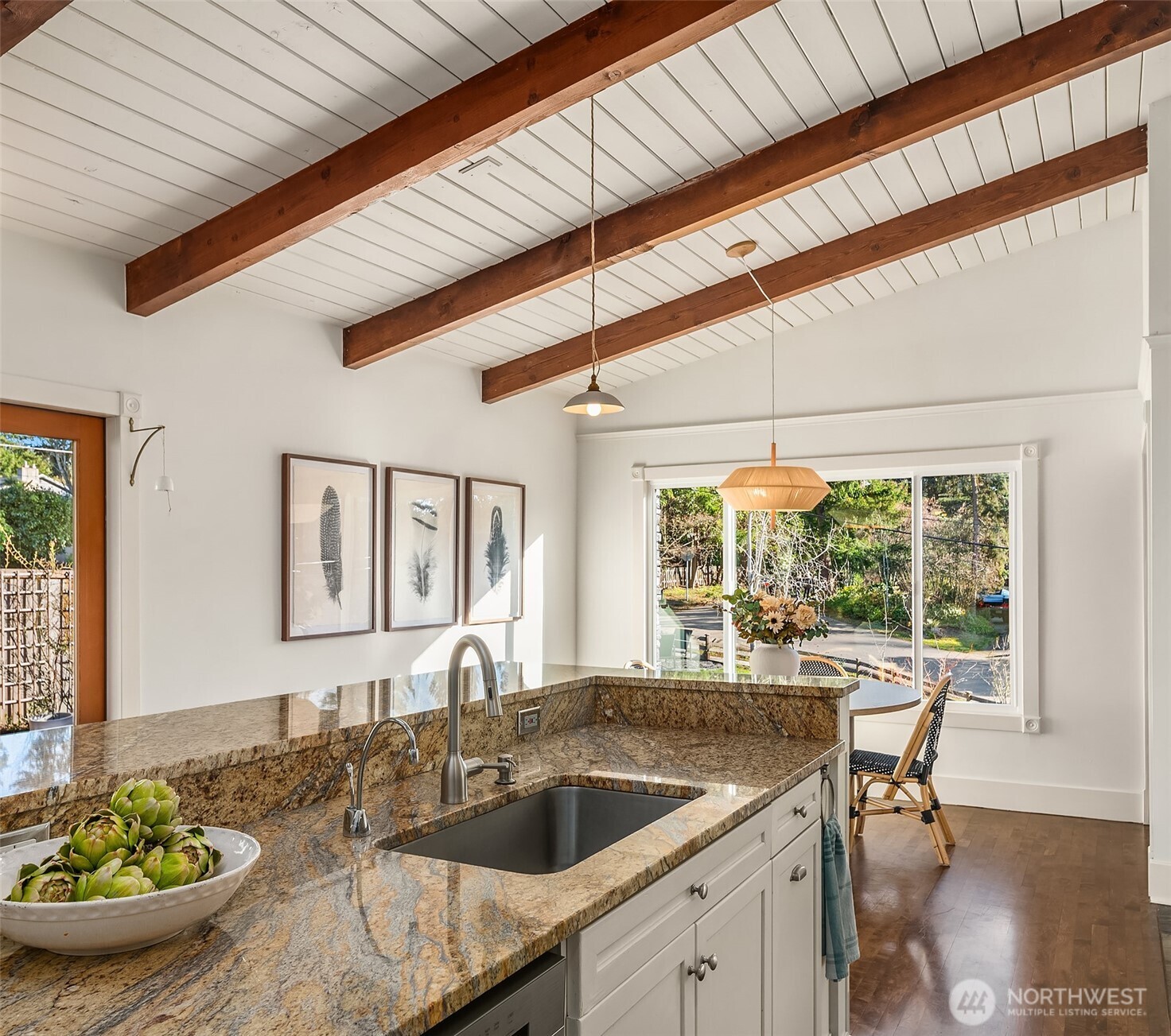 18666 Beverly Road Southwest Normandy Park, WA 98166 - Photo 12 of 38 Gallery Image 12