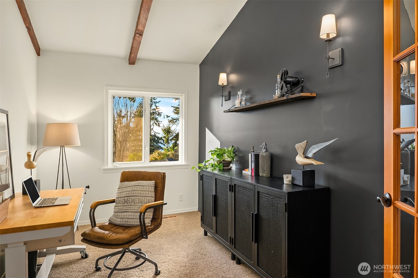 18666 Beverly Road Southwest Normandy Park, WA 98166 - Photo 14 of 38 Gallery Image 14