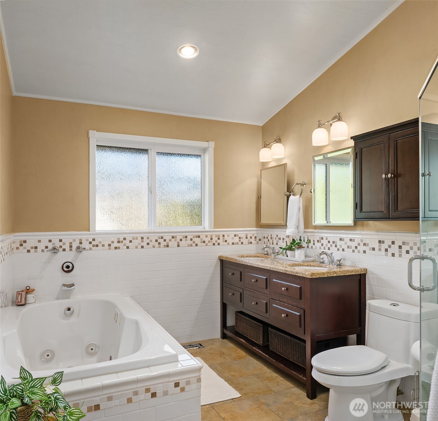 18666 Beverly Road Southwest Normandy Park, WA 98166 - Photo 17 of 38 Gallery Image 17