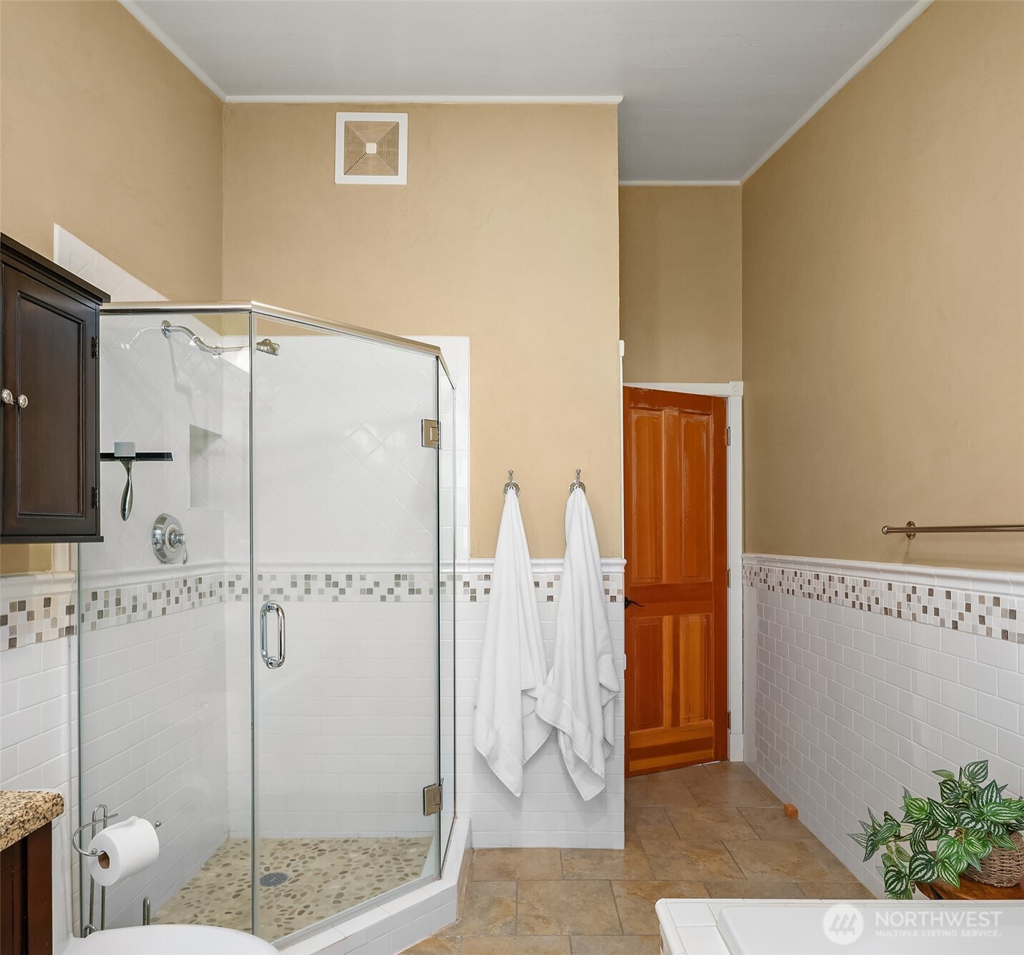 18666 Beverly Road Southwest Normandy Park, WA 98166 - Photo 18 of 38 Gallery Image 18