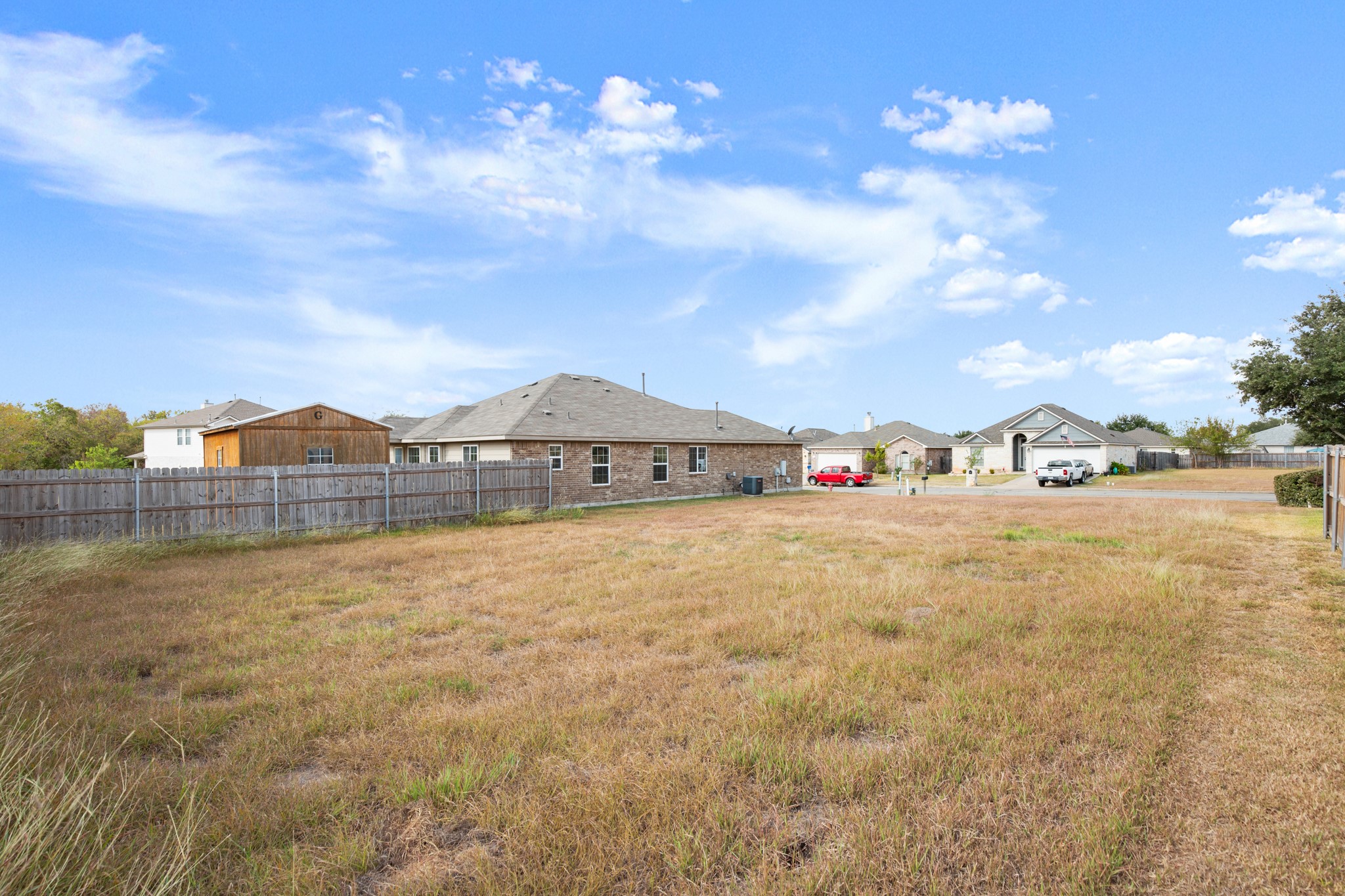 View of yard with a residential view