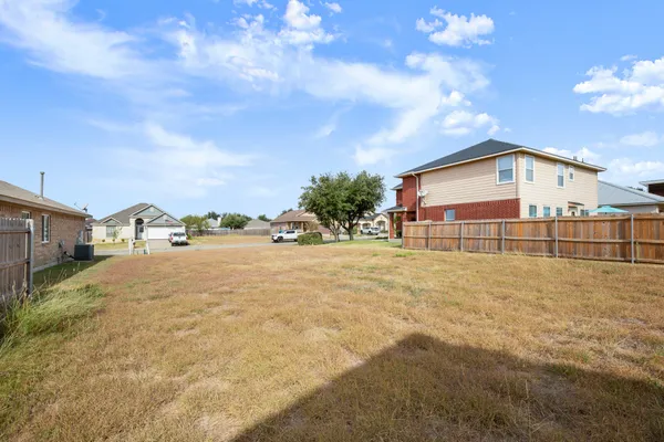 $85,000 | 406 Gettysburg Loop, Elgin, TX 78621