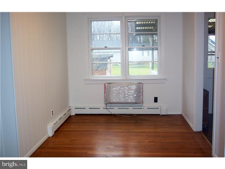 188 Ellisdale Road Allentown, NJ 08501 - Photo 3 of 12 Dining Room