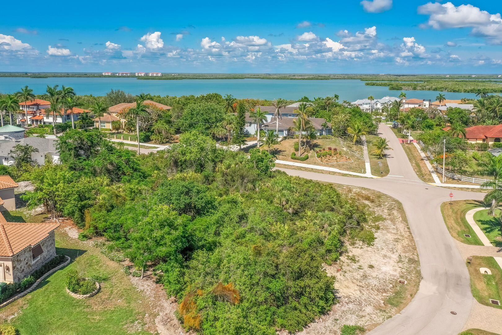 790 Inlet Drive Marco Island, FL 34145 - Photo 13 of 14 a view of a city