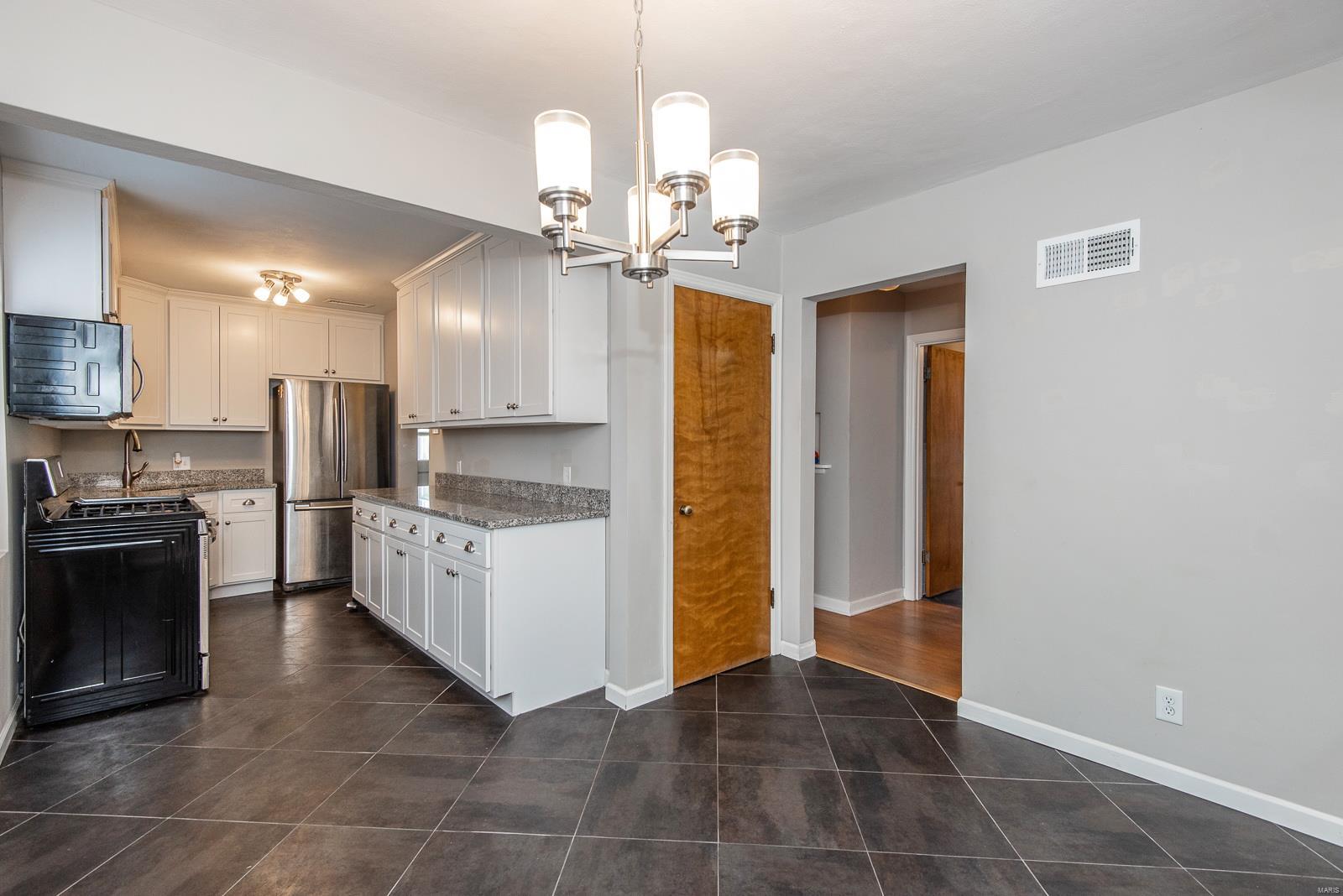 2725 59th Street St. Louis, MO 63139 - Photo 12 of 36