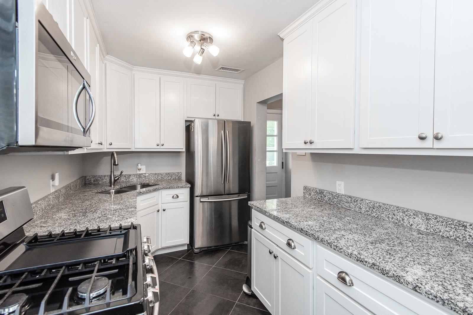 2725 59th Street St. Louis, MO 63139 - Photo 13 of 36