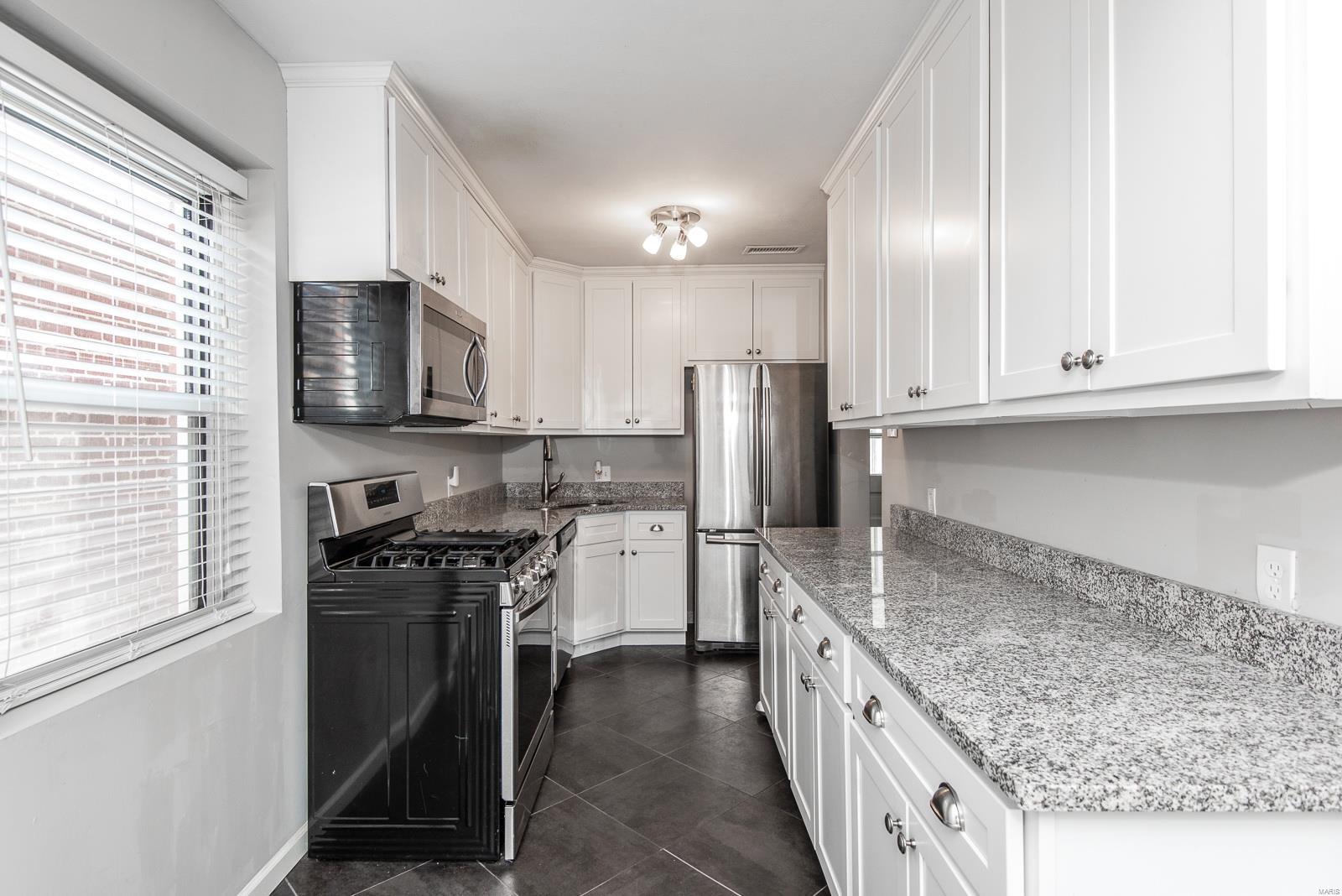 2725 59th Street St. Louis, MO 63139 - Photo 14 of 36