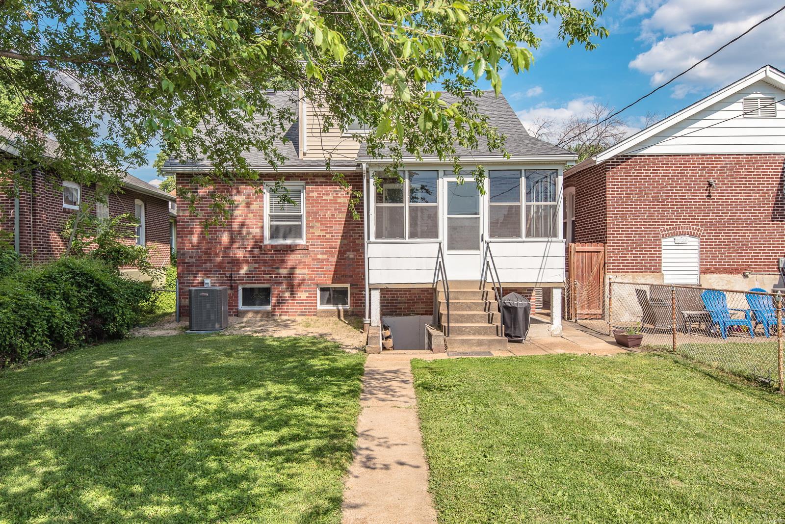 2725 59th Street St. Louis, MO 63139 - Photo 3 of 36
