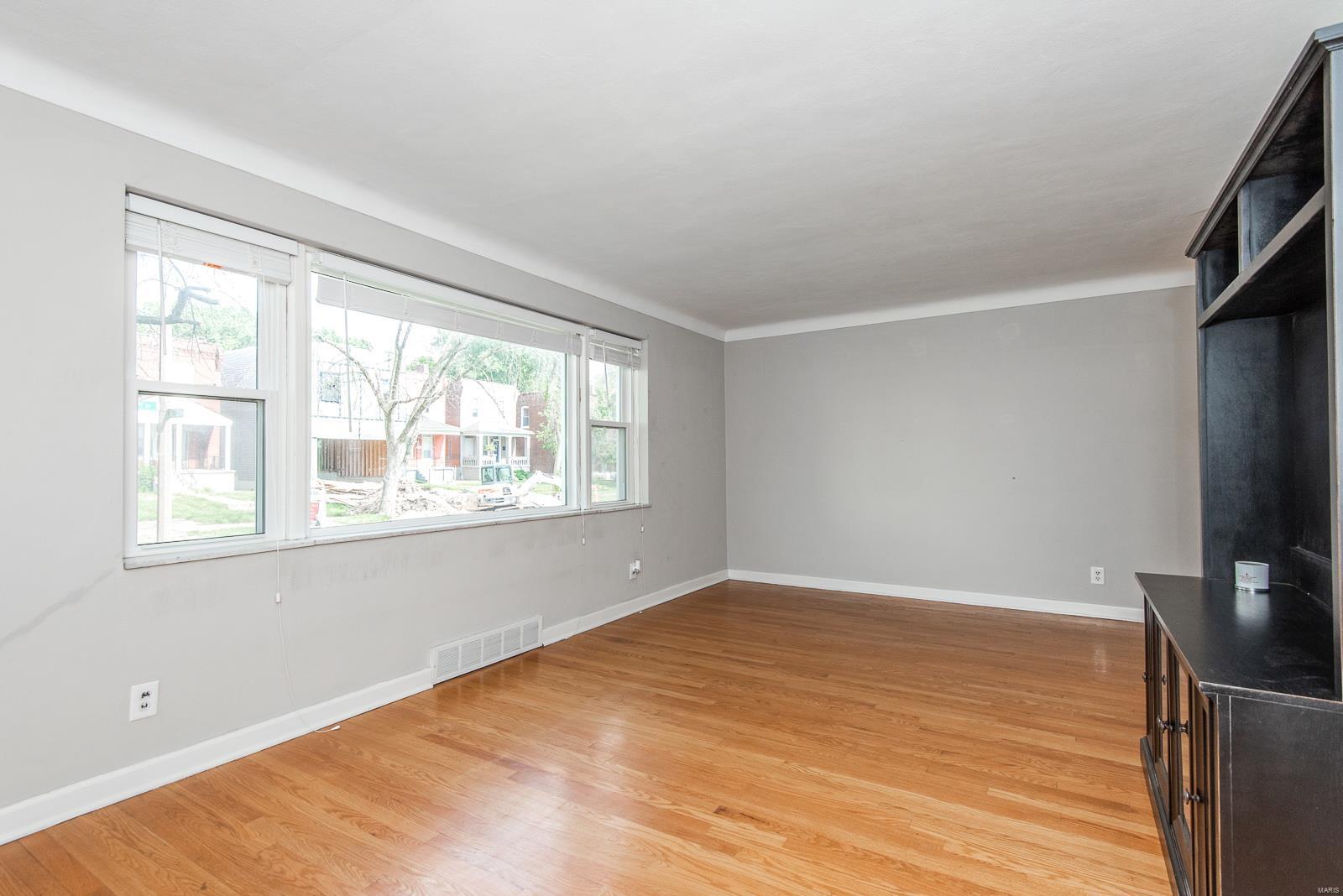 2725 59th Street St. Louis, MO 63139 - Photo 7 of 36