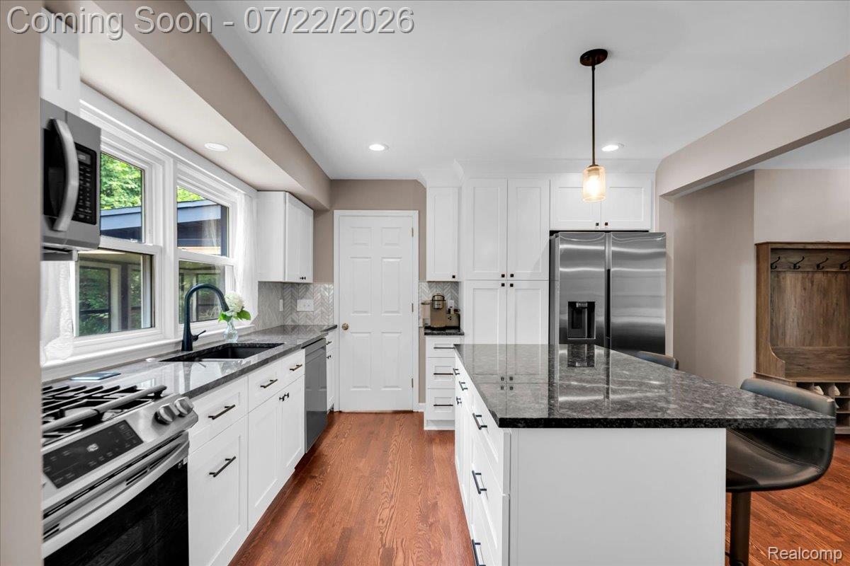 1591 East Maple Road Birmingham, MI 48009 - Photo 10 of 36 12-1591 E Maple Rd_11.jpg