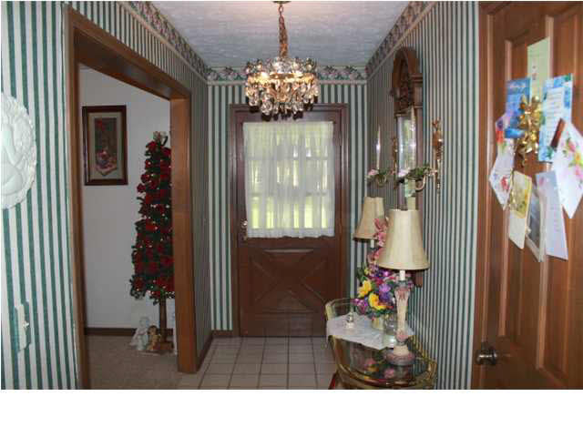 500 Country Club Road Florence, MS 39073 - Photo 5 of 24 Foyer