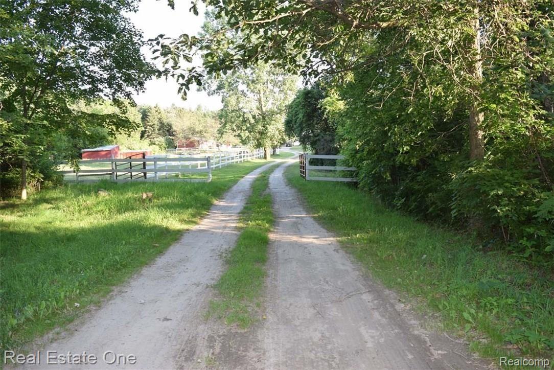 3838 East Allen Road Howell, MI 48855 - Photo 19 of 29 Approach from Allen road. Very Private Setting.