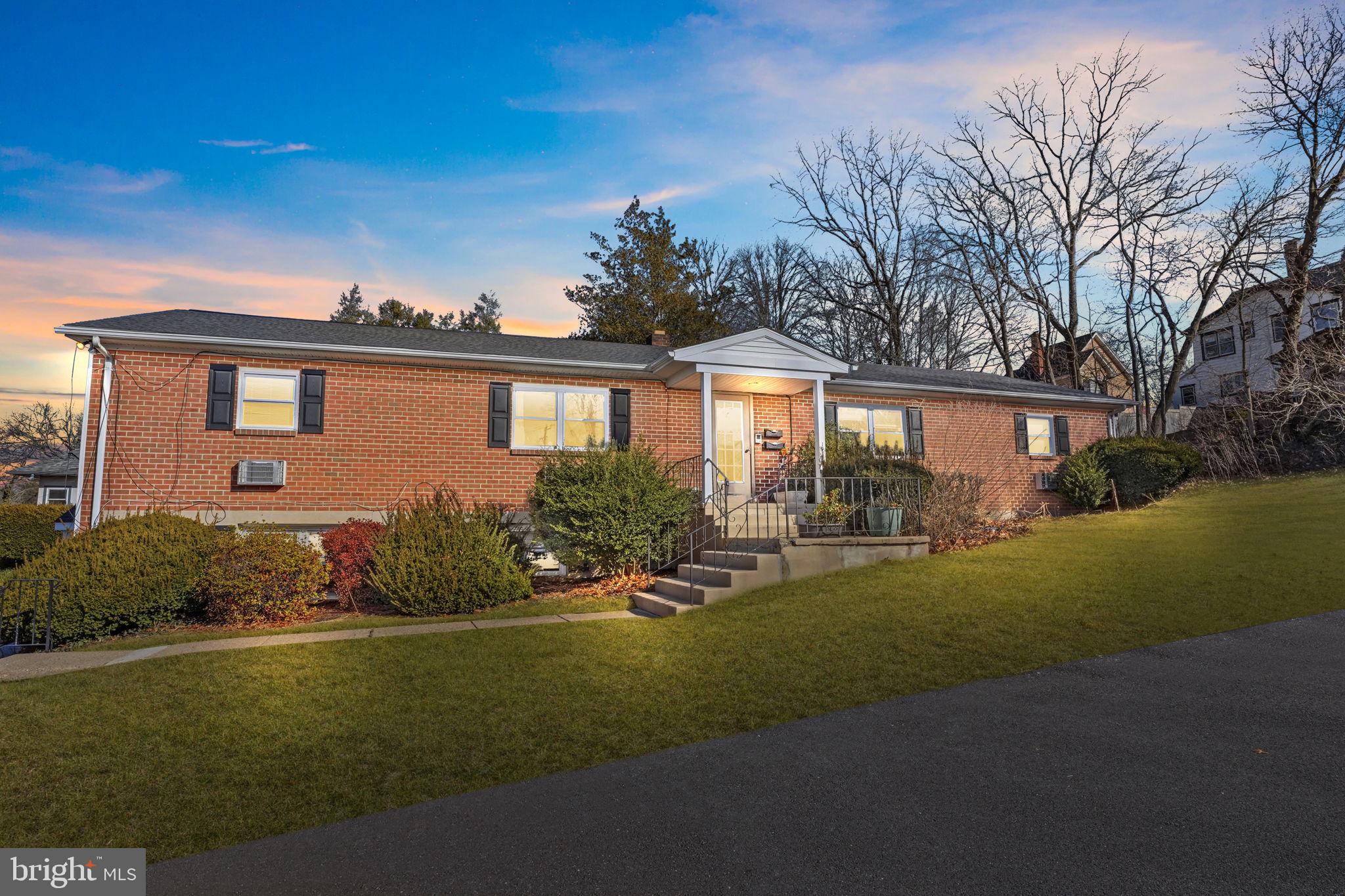 150 Selner Lane Doylestown, PA 18901 - Photo 2 of 55