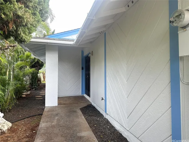 a view of a entryway in front of house