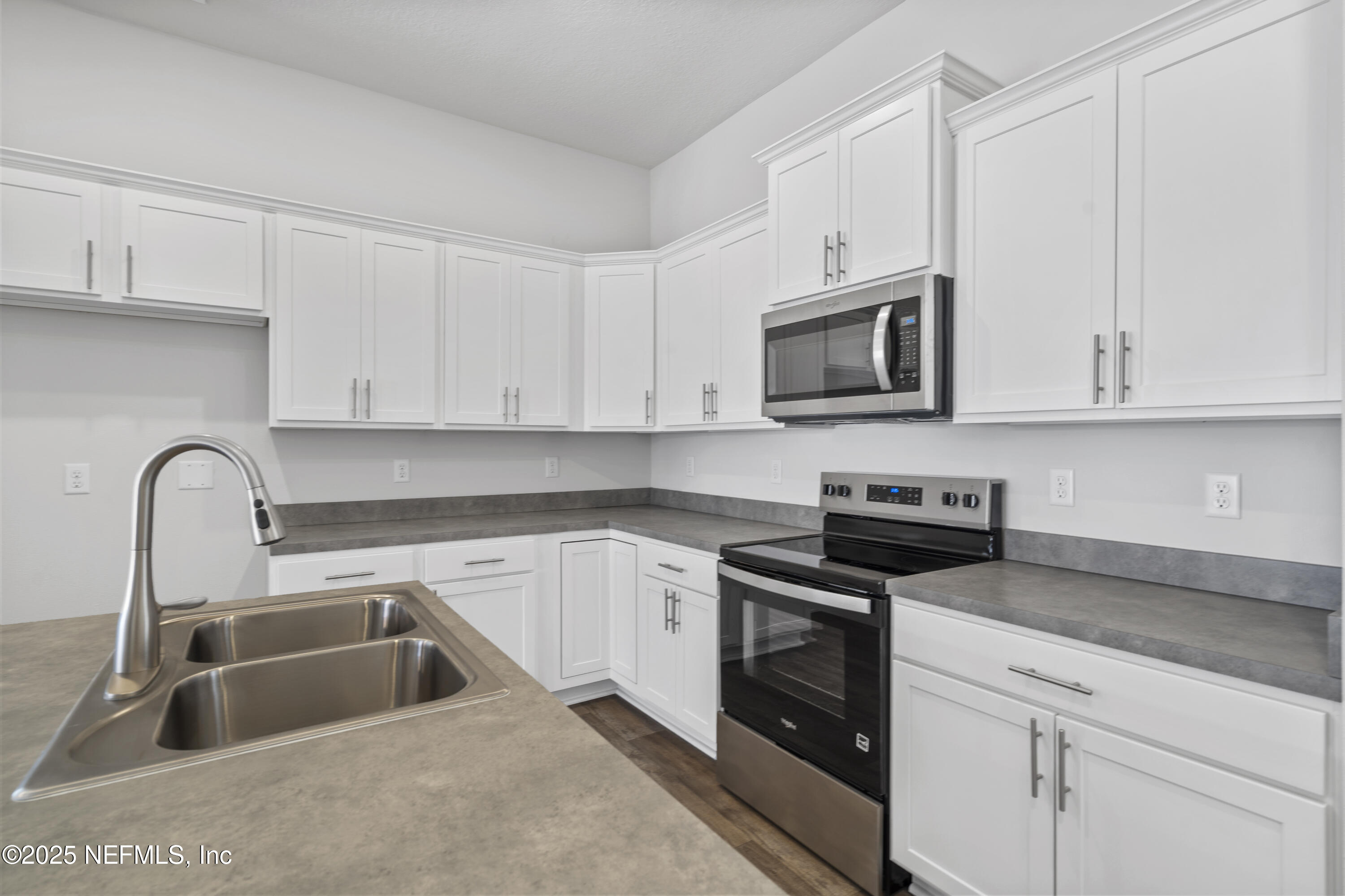 8390 Helmsley Boulevard Jacksonville, FL 32219 - Photo 14 of 24 Kitchen