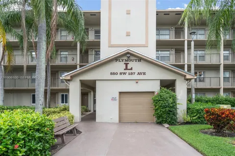 $189,000 | 550 Southwest 137th Avenue, Unit 208L, Pembroke Pines, FL 33027