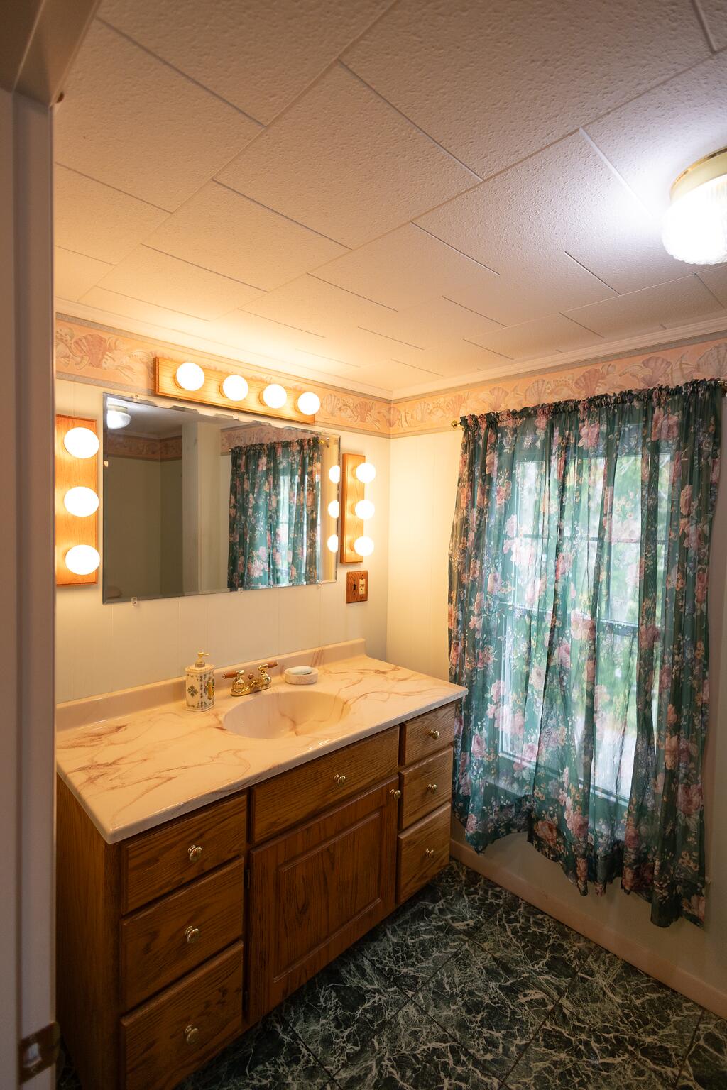 282 Middlesex Road Topsham, ME 04086 - Photo 22 of 25 1-51