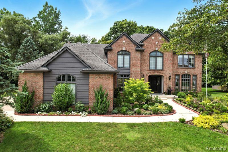 1400 Lakeview Drive Rochester Hills, MI 48306 - Photo 1 of 45