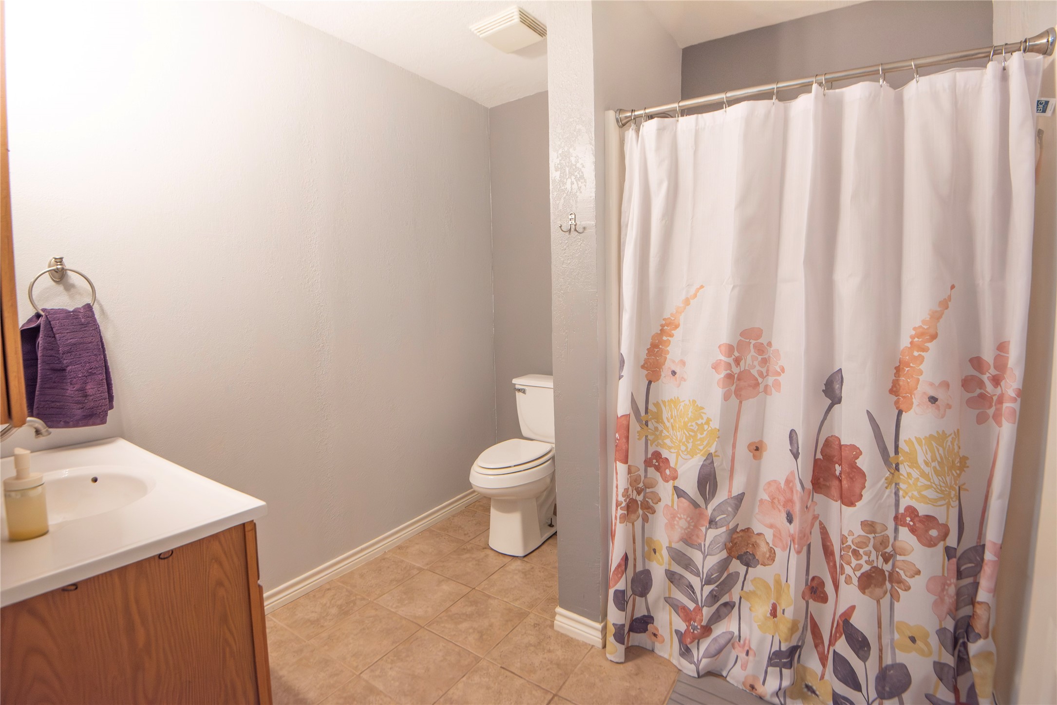 3000 Shadow Lawn Street Brenham, TX 77833 - Photo 28 of 31 Guest House bathroom