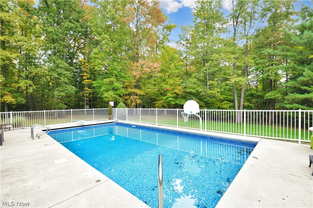 35924 Solon Road Solon, OH 44139 - Photo 32 of 34