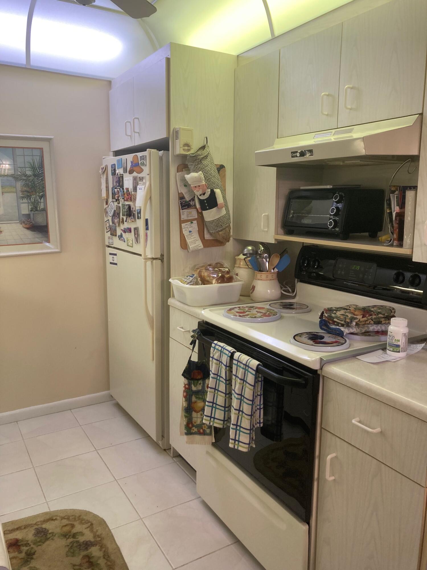 2076 Exeter Boca Raton, FL 33434 - Photo 6 of 9 B74F1928-4BB2-47EC-8211-37D96CF1E039