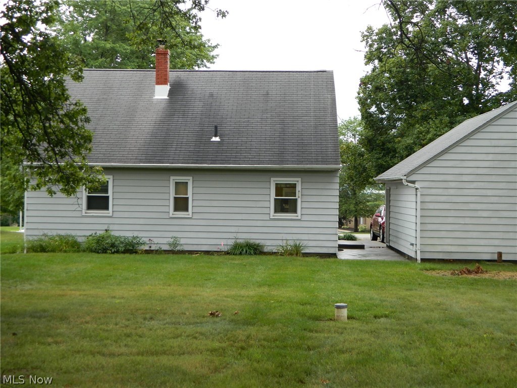 Deep rear yard & 2-car, detached garage