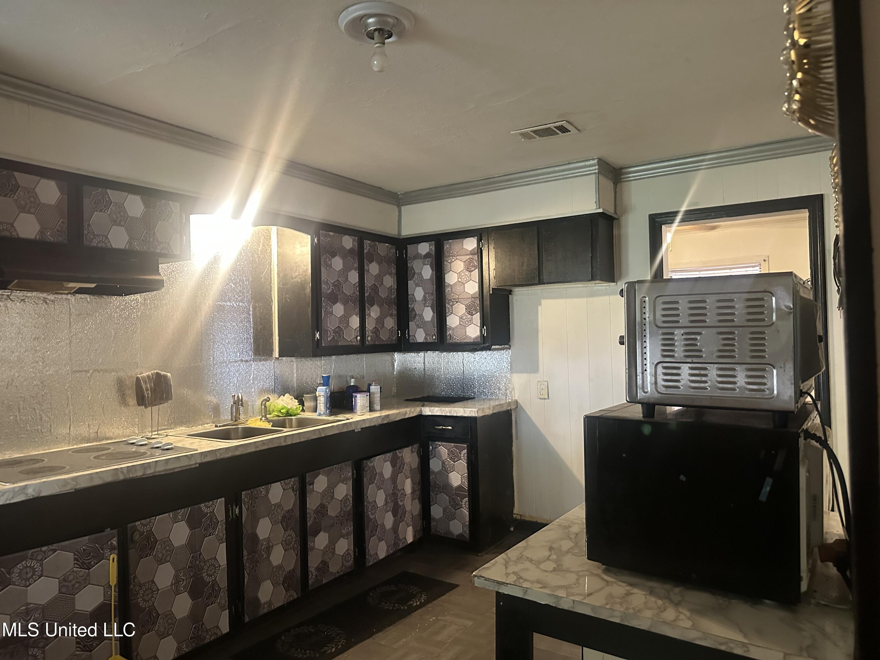 1166 Killarney Street Jackson, MS 39212 - Photo 19 of 51 IMG_5693