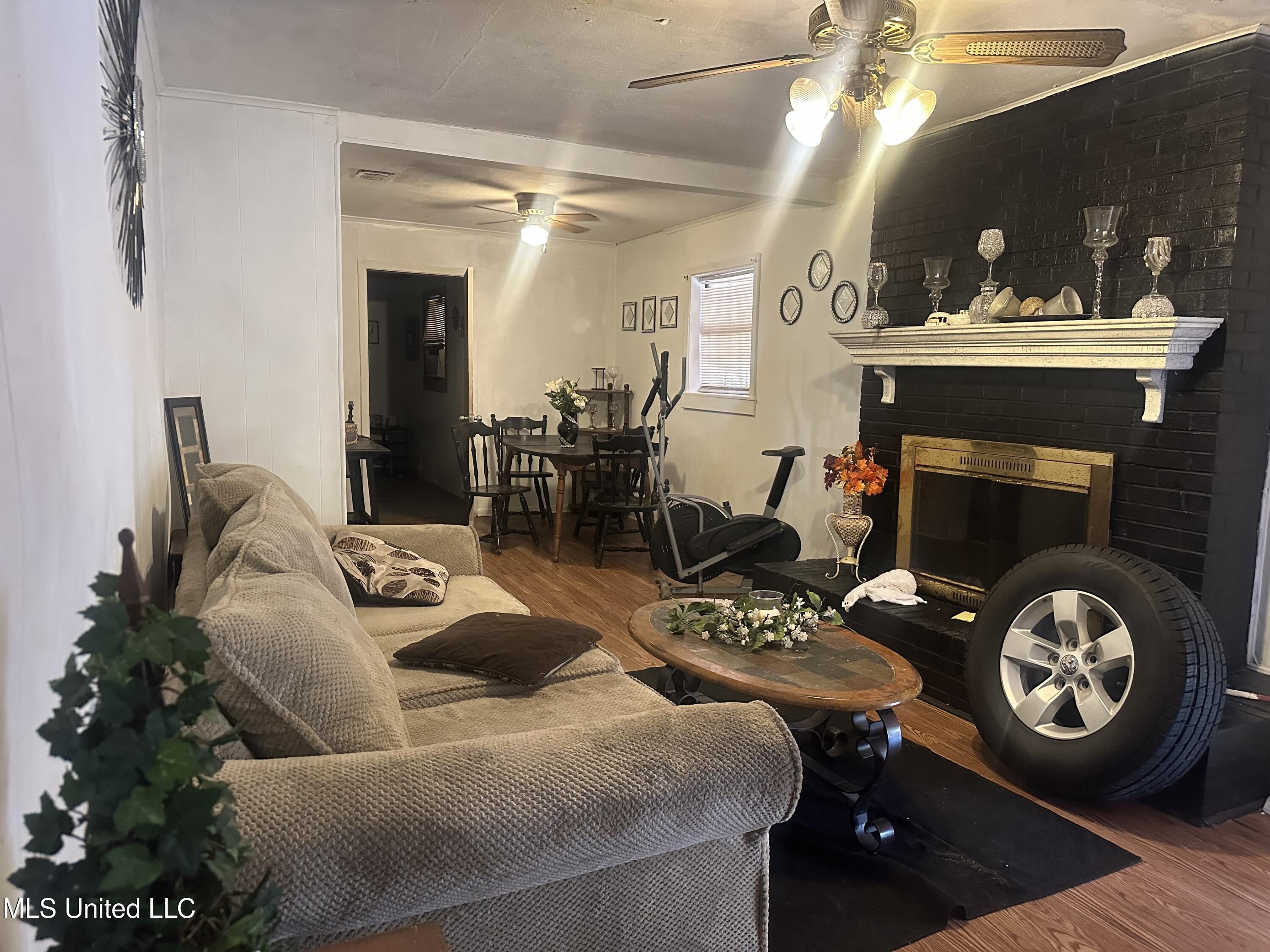 1166 Killarney Street Jackson, MS 39212 - Photo 6 of 51 IMG_5733