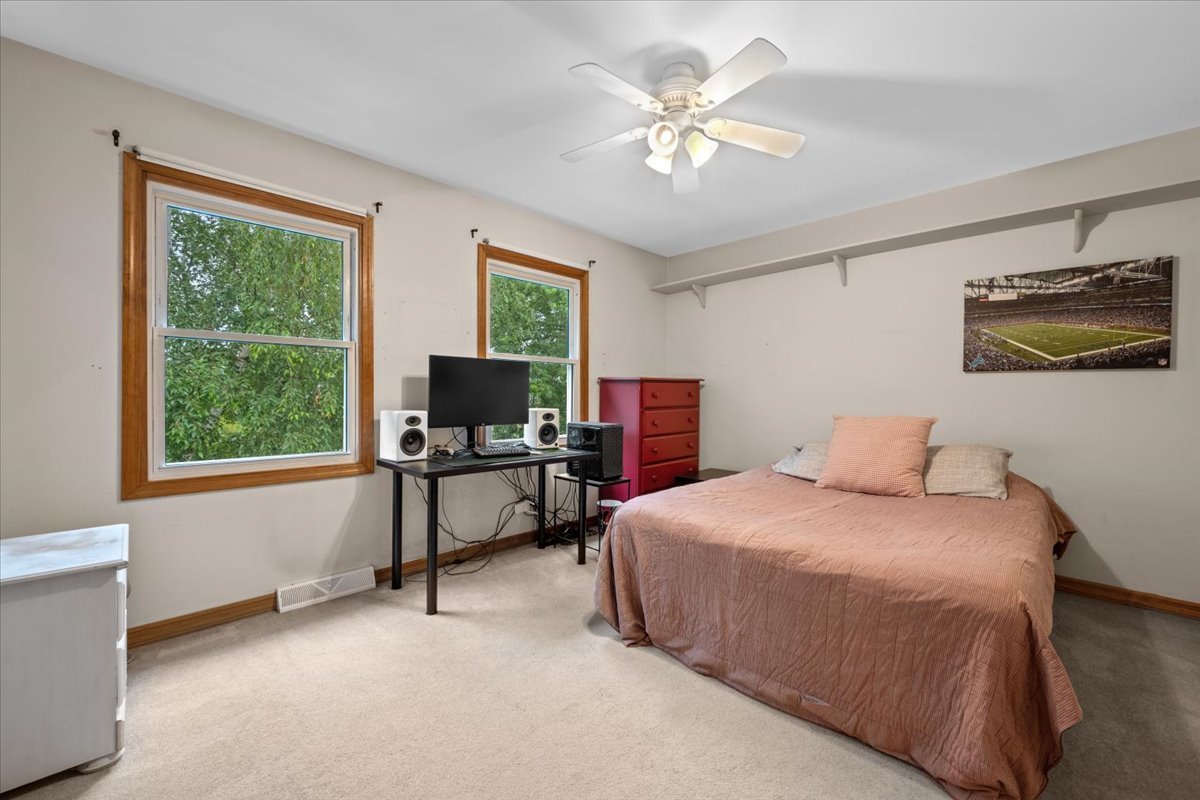 313 Carriage Hill Road Naperville, IL 60565 - Photo 17 of 32 Gallery Image 17