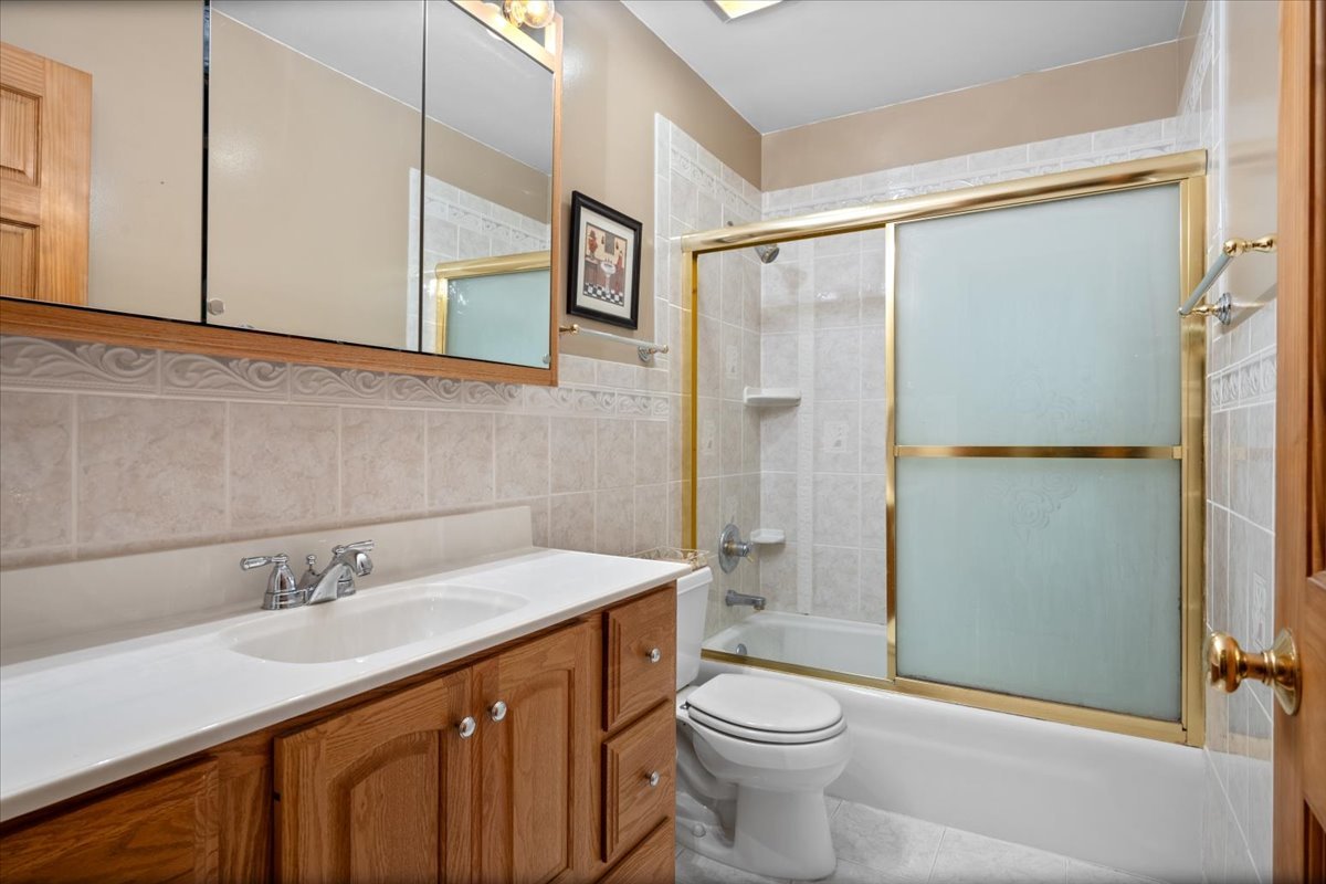 313 Carriage Hill Road Naperville, IL 60565 - Photo 19 of 32 Gallery Image 19