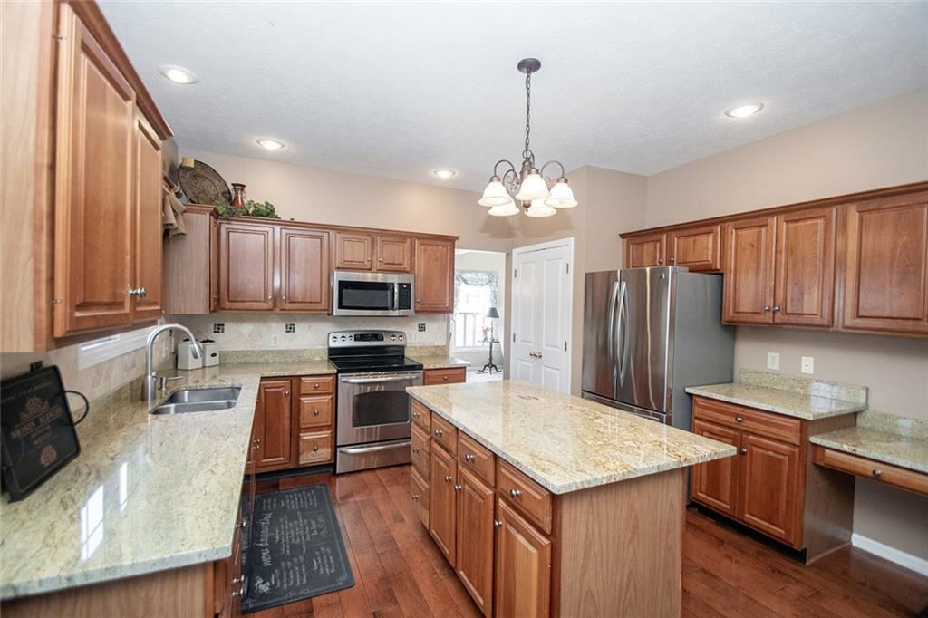 11217 Reflection Point Drive Fishers, IN 46037 - Photo 21 of 48 Gallery Image 21