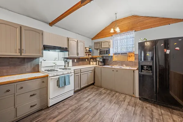 $189,500 | 208 Hillside Street, Junction, TX 76849